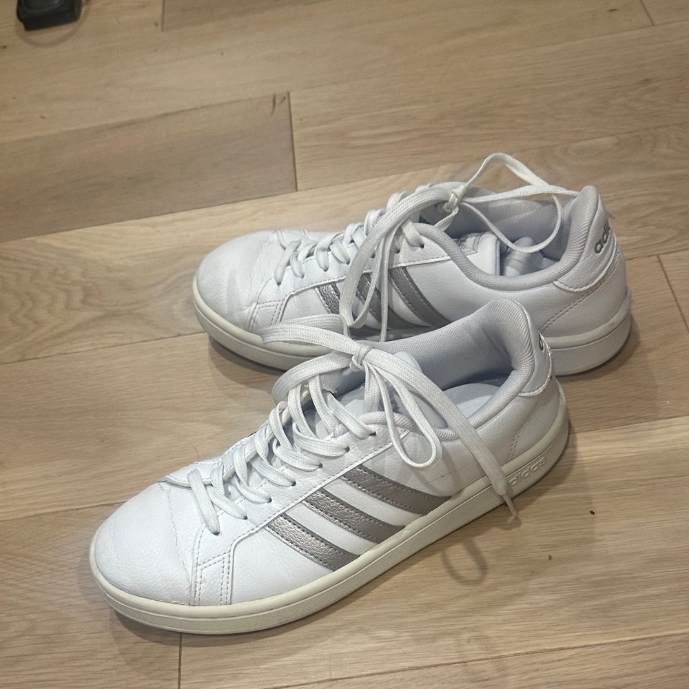 Adidas Women’s Cloud Foam Comfort White and Gray Sneakers